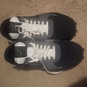 Nike N354 Black and Gray Men's Shoes - Used